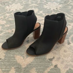 Crown Vintage heeled booties